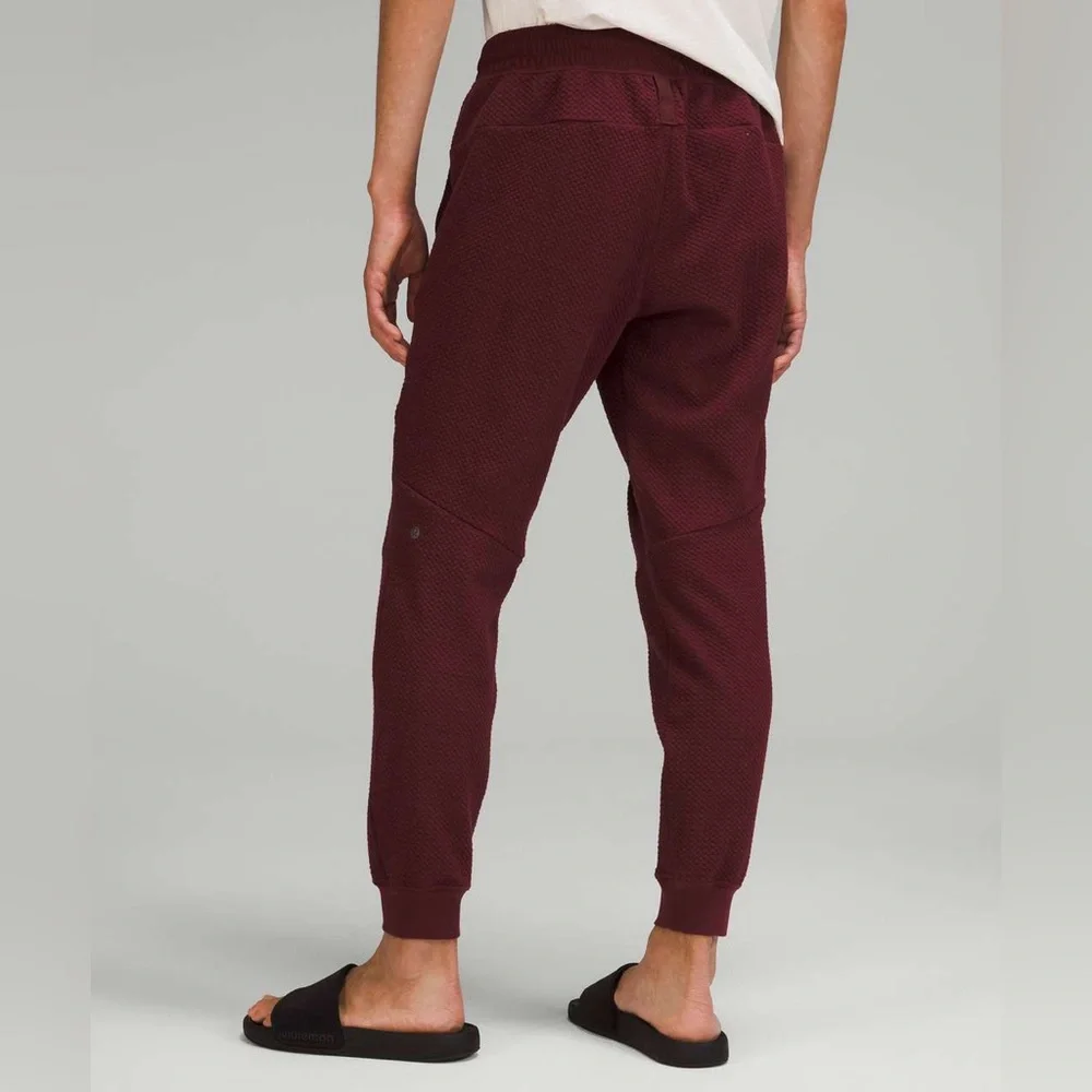 Lululemon At Ease Jogger Red Merlot Textured Knit Sweatpants Men Small